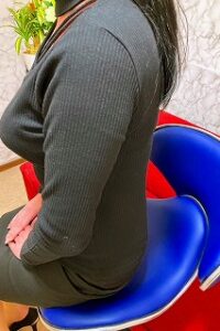 スレンダー巨乳笑顔いっぱいお色気満載美人敏感エロス奥様【あやの】さん１２時出勤です